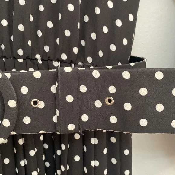 French Connection - Spotted long sleeve Dress with pleated skirt - Size 10 - Picture 3 of 8